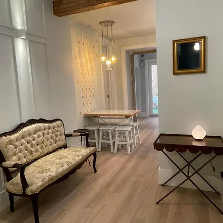 Charming From Xix Century Gasthof Lissabon